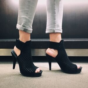 Pedro Garcia Persis Peep Toe High Heels Size 9.5